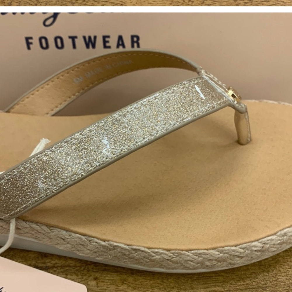 Tommy Bahama sandals ❤️